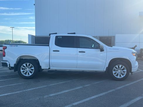 Used 2022 Chevrolet Silverado 1500 Custom AWD/4WD image 7