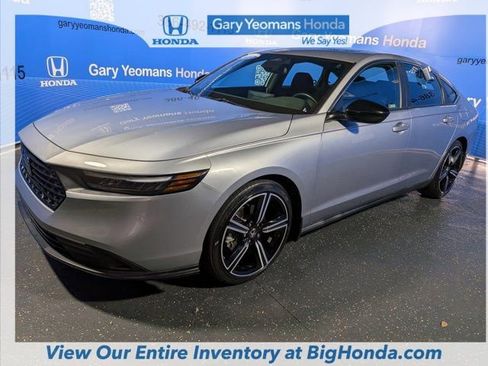 Used 2023 Honda Accord Sport image 11