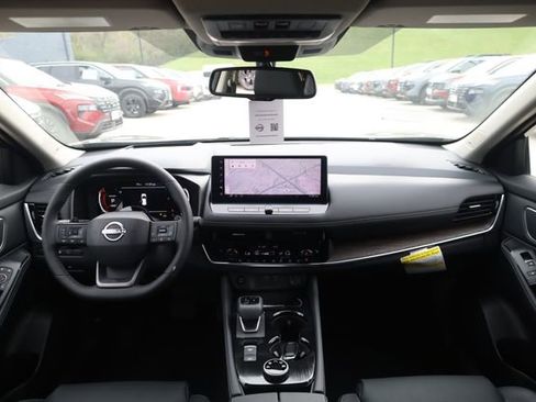 New 2026 Nissan Rogue Platinum w/ Tech Package AWD/4WD image 11