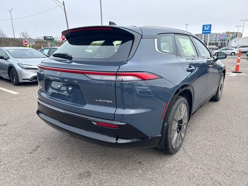 New 2026 Toyota Crown Signia image 7