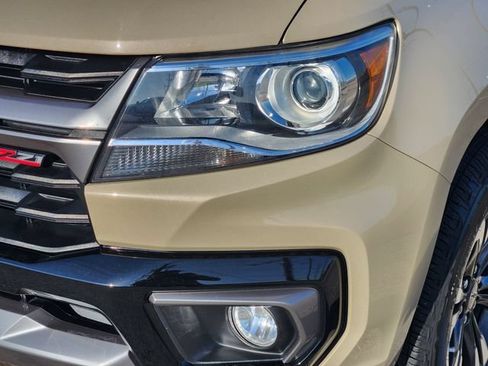Used 2022 Chevrolet Colorado Z71 AWD/4WD image 9