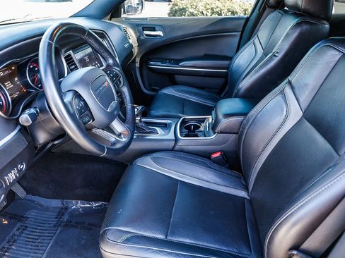 Used 2019 Dodge Charger SXT w/ Leather Interior Group image 18