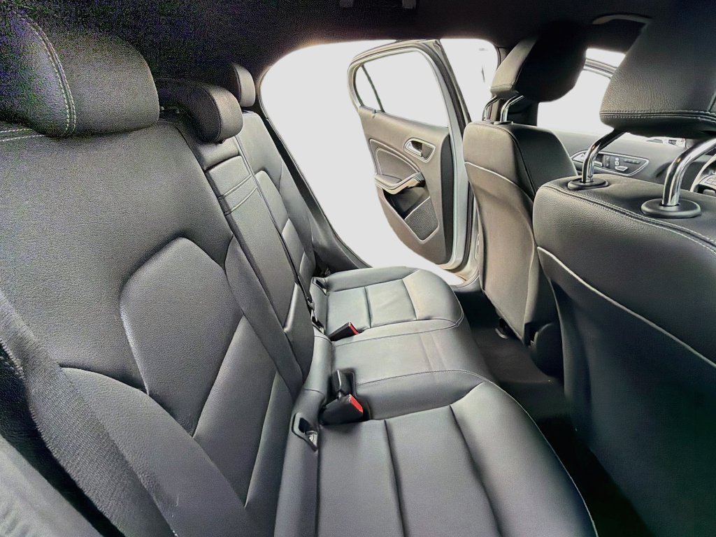 Used 2020 Mercedes-Benz GLA 250 4MATIC image 29