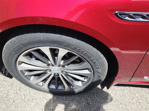 Used 2018 Buick LaCrosse Essence FWD image 8