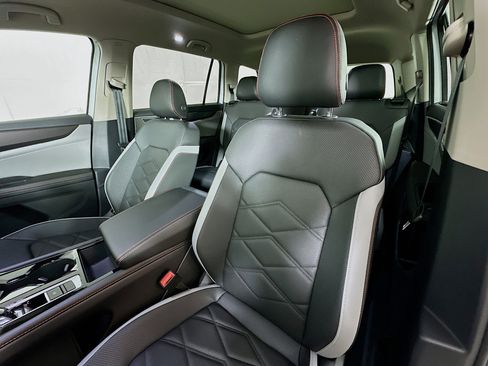 New 2026 Volkswagen Atlas Peak Edition AWD/4WD image 19