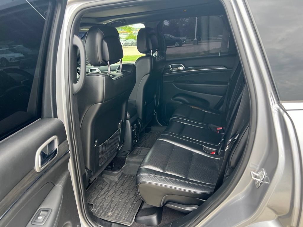 Used 2018 Jeep Grand Cherokee Overland AWD/4WD image 6