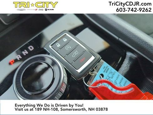 New 2025 Jeep Grand Cherokee Altitude image 42