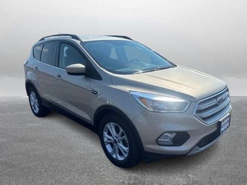 Used 2018 Ford Escape SE w/ SE Sync 3 Package FWD image 5