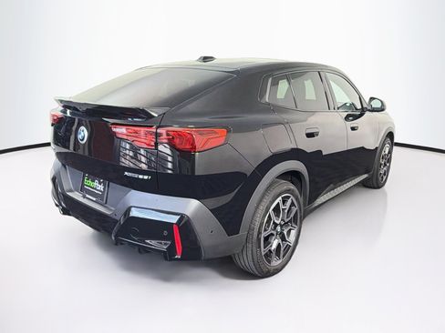 Used 2026 BMW X2 xDrive28i AWD/4WD image 9