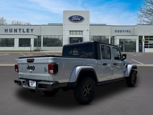 Used 2022 Jeep Gladiator Sport AWD/4WD image 5