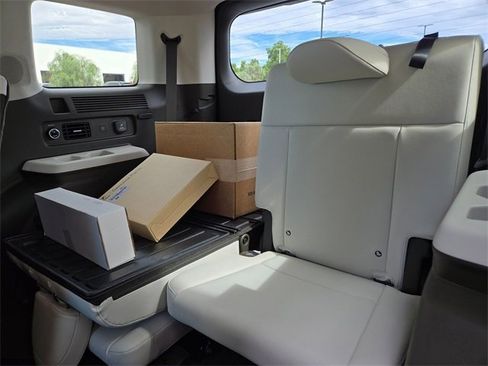 New 2025 Hyundai Santa Fe Calligraphy image 12