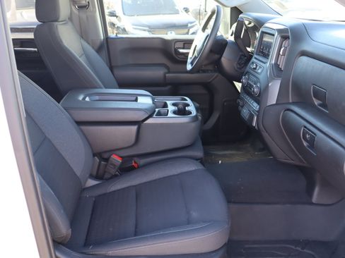 Certified 2024 Chevrolet Silverado 2500 Custom w/ Custom Value Package image 36