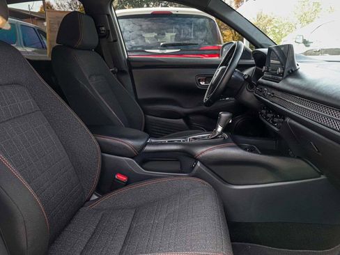 Used 2025 Honda HR-V Sport image 31