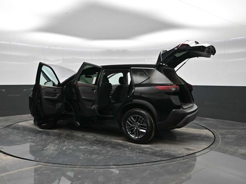 Used 2023 Nissan Rogue S image 41