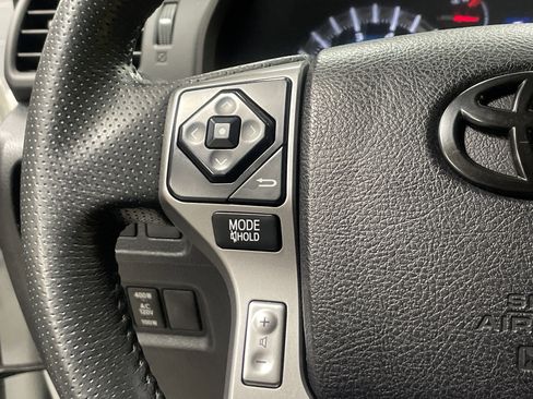 Used 2019 Toyota 4Runner SR5 Premium image 19
