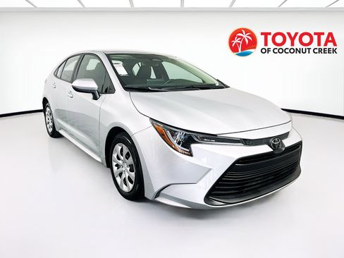 Used 2024 Toyota Corolla LE image 1