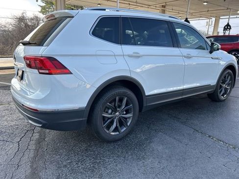 Certified 2024 Volkswagen Tiguan SE image 8