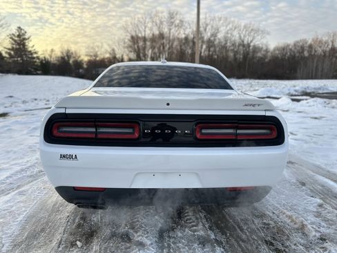 Used 2015 Dodge Challenger SRT w/ Technology Group image 4