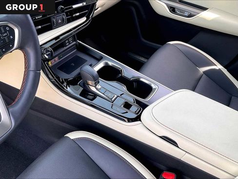 Used 2024 Lexus NX 250 FWD image 14