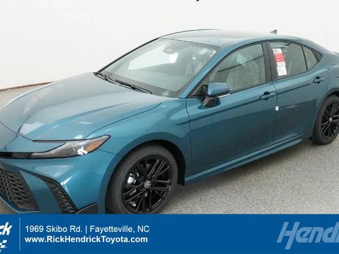New 2026 Toyota Camry SE FWD image 1