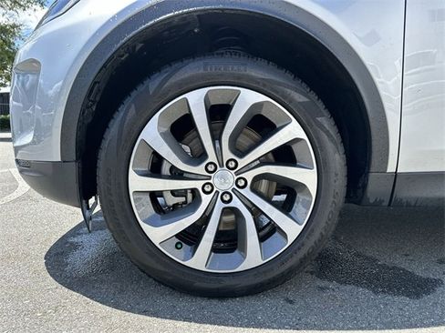 Used 2023 Land Rover Discovery Sport SE image 11