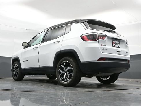 Used 2025 Jeep Compass Limited AWD/4WD image 47