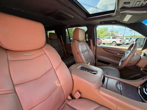 Used 2017 Cadillac Escalade AWD Platinum image 13