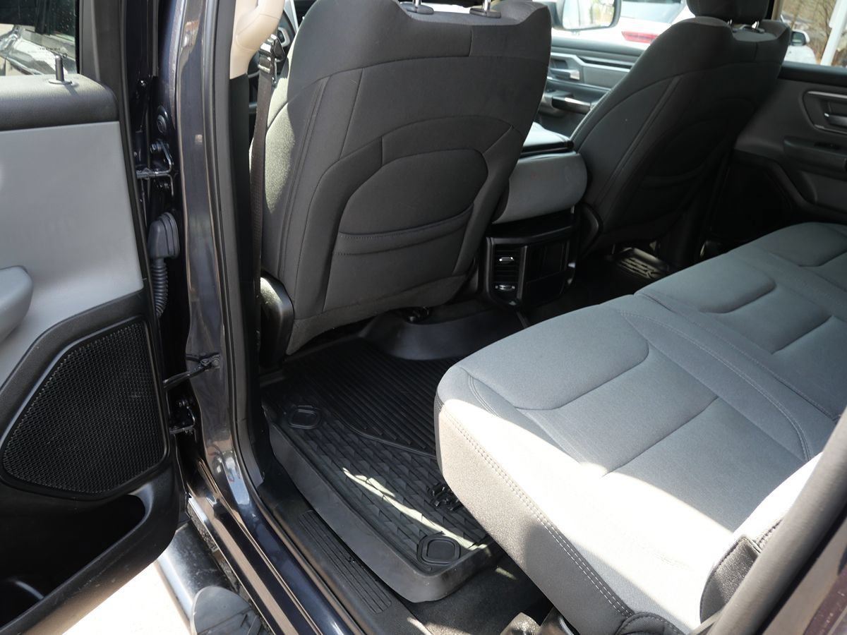 Used 2020 RAM 1500 Big Horn AWD/4WD image 18
