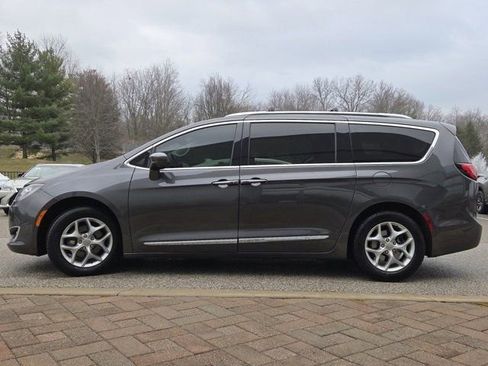 Used 2019 Chrysler Pacifica Touring-L Plus w/ Advanced Safetytec Group image 19