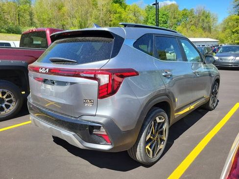 Certified 2024 Kia Seltos SX w/ SX Sunroof Package AWD/4WD image 3