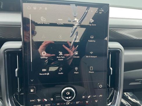 New 2026 GMC Yukon XL AT4 w/ AT4 Premium Package AWD/4WD image 17