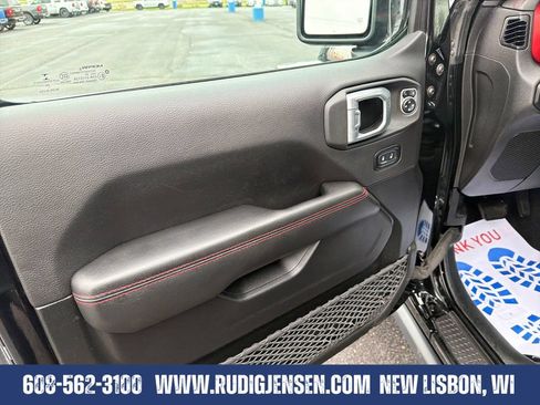 Used 2021 Jeep Wrangler Unlimited Rubicon w/ Dual Top Group AWD/4WD image 10