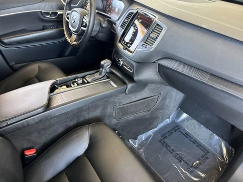 Used 2020 Volvo XC90 T5 Momentum w/ Protection Package Premier FWD image 16