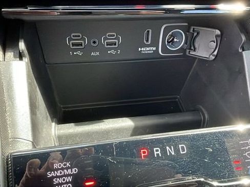 Used 2023 Jeep Grand Cherokee Trailhawk image 19