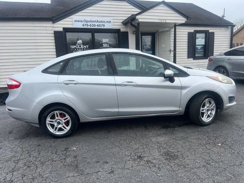 Used 2019 Ford Fiesta SE image 10
