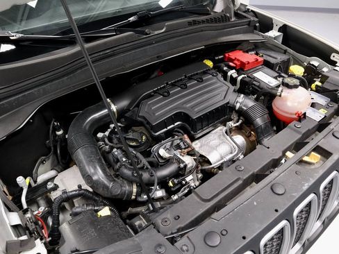 Used 2023 Jeep Renegade Latitude image 18