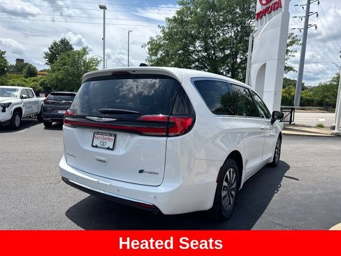 Used 2024 Chrysler Pacifica Limited FWD image 7