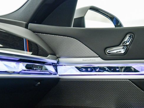 New 2026 BMW 740i w/ Premium Package image 31