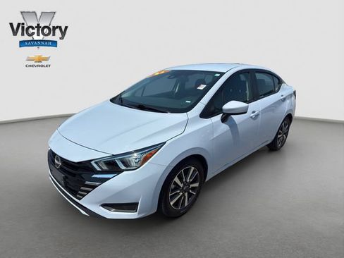 Used 2024 Nissan Versa SV FWD image 3
