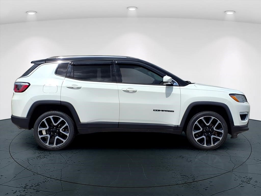 Used 2018 Jeep Compass Limited w/ Navigation Group AWD/4WD image 2