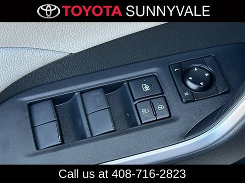 Used 2021 Toyota RAV4 XLE w/ Convenience Package AWD/4WD image 18