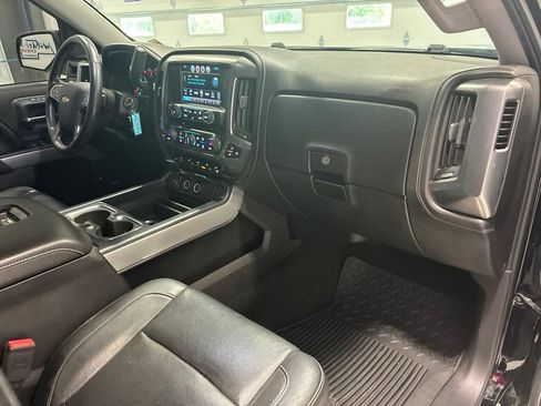 Used 2017 Chevrolet Silverado 1500 LTZ Z71 w/ LTZ Plus Package AWD/4WD image 39