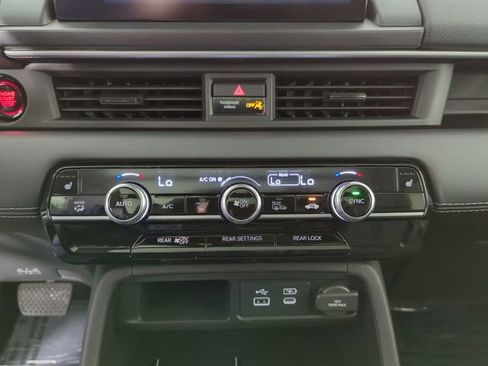 New 2025 Honda Pilot Touring image 37