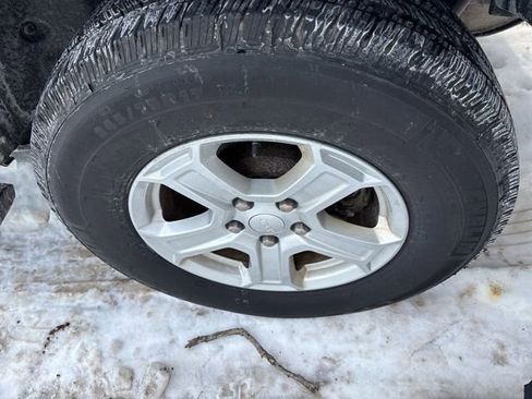 Used 2018 Jeep Wrangler Sport image 6