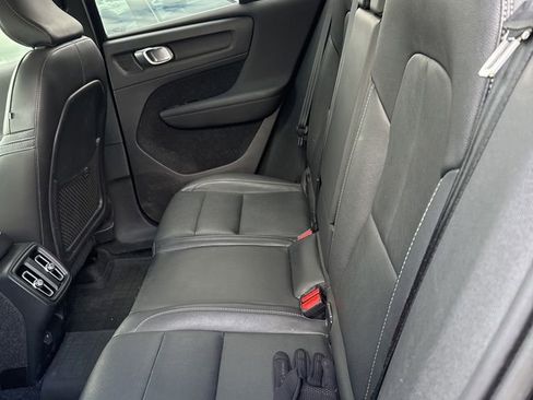 Used 2020 Volvo XC40 T4 Inscription FWD image 5