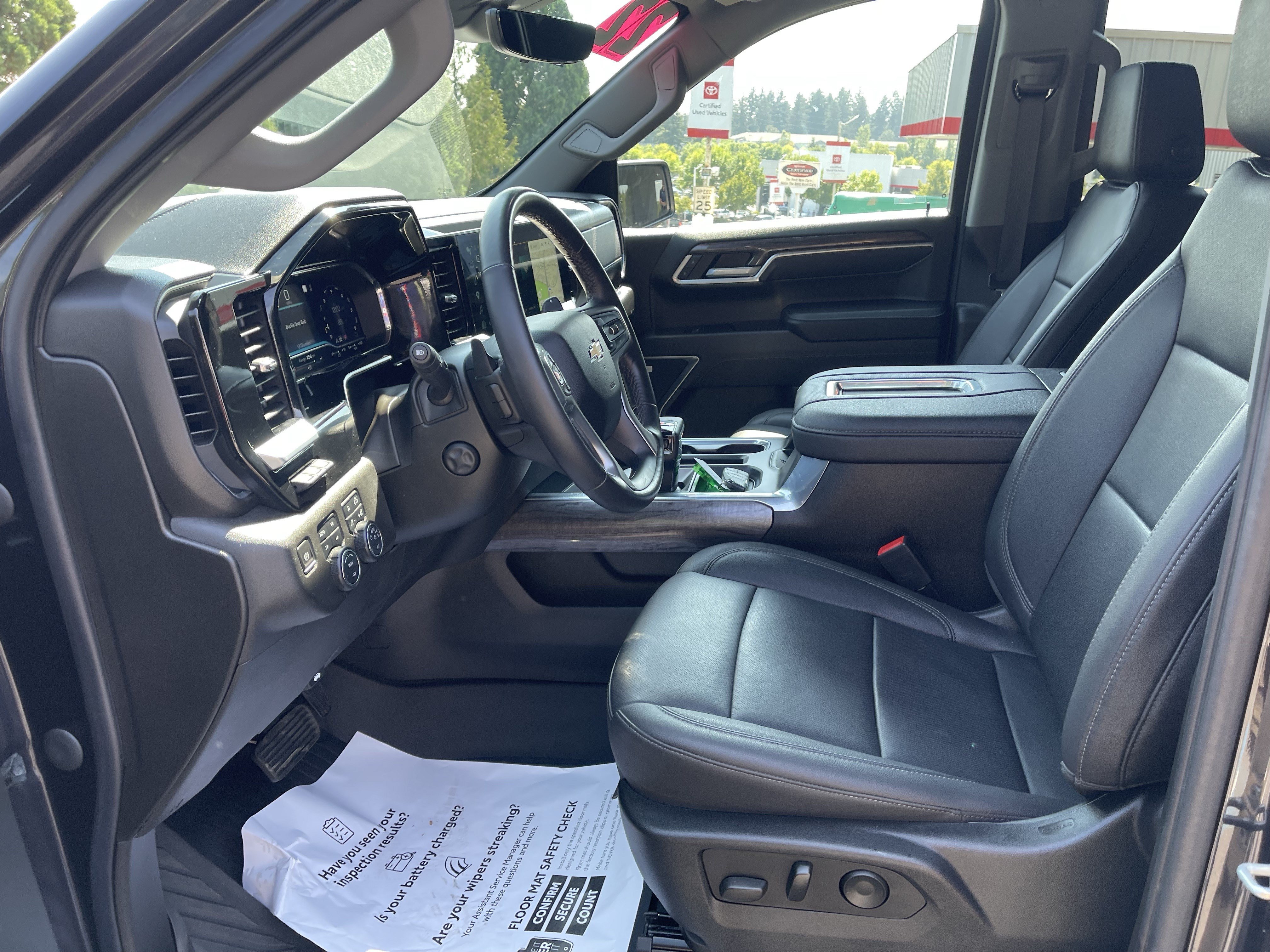 Used 2022 Chevrolet Silverado 1500 LTZ AWD/4WD image 9