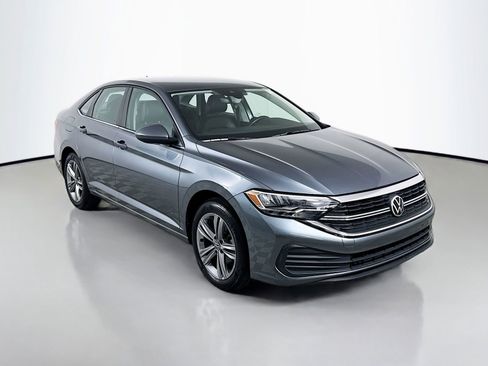 Certified 2022 Volkswagen Jetta SE FWD image 7