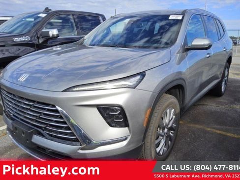 Used 2025 Buick Enclave Preferred image 1