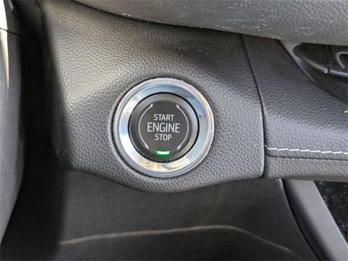 Used 2023 Buick Envision Essence image 32