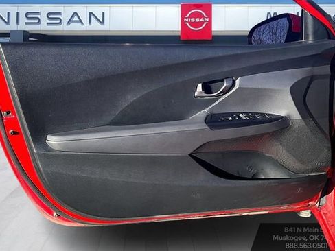 Used 2019 Hyundai Veloster 2.0 Premium image 17